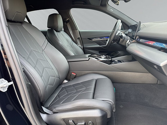 BMW 530e 15 of 30