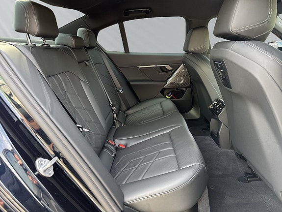 BMW 530e 17 of 30