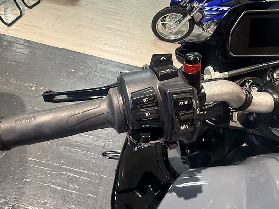 Yamaha MT-10 9 of 11