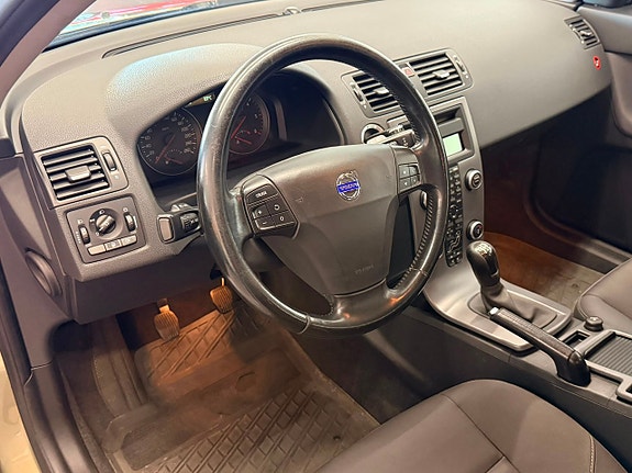 Volvo V50 9 of 15