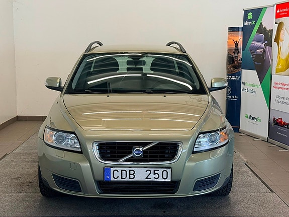 Volvo V50 3 of 15