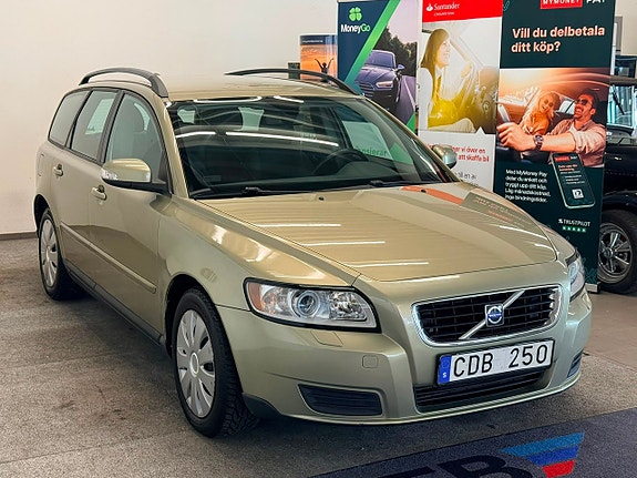 Volvo V50 4 of 15