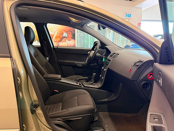 Volvo V50 10 of 15