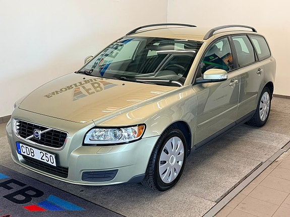 Volvo V50 2 of 15