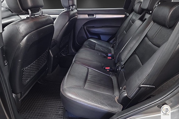 Kia Sorento 8 of 11