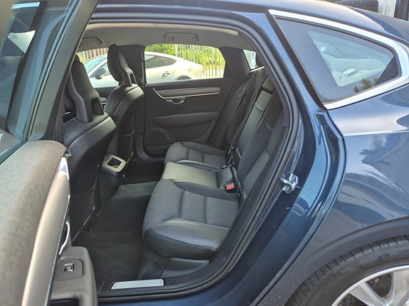 Volvo S90 18 of 27