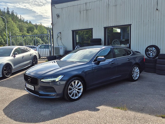 Volvo S90 16 of 27
