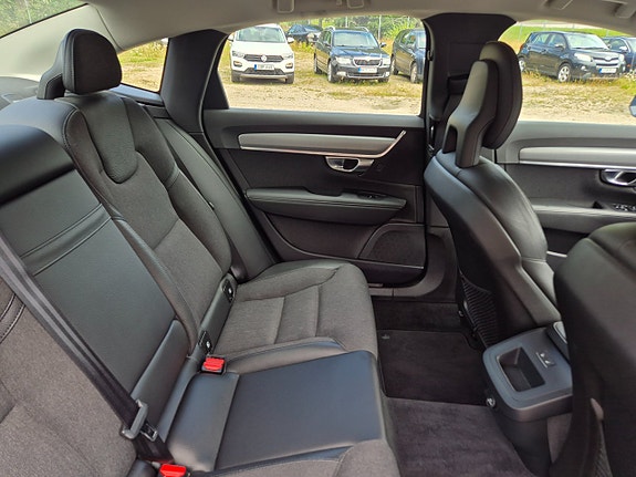 Volvo S90 21 of 27