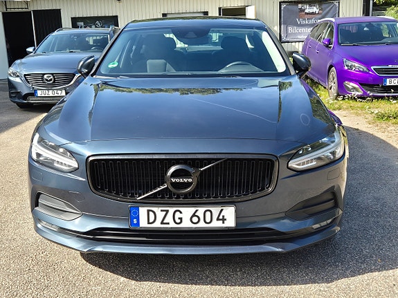 Volvo S90 2 of 27