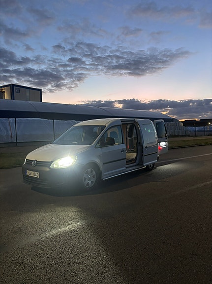 Volkswagen Caddy Maxi 6 of 15