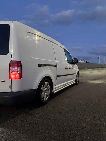 Volkswagen Caddy Maxi 4 of 15