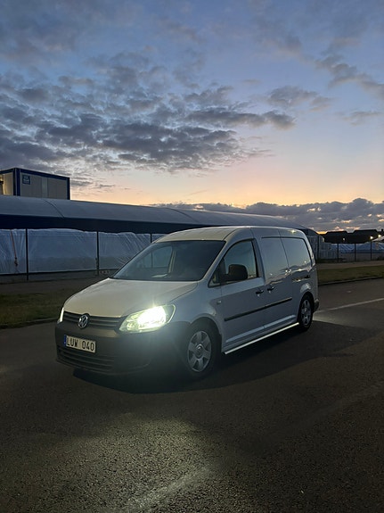 Volkswagen Caddy Maxi 2 of 15