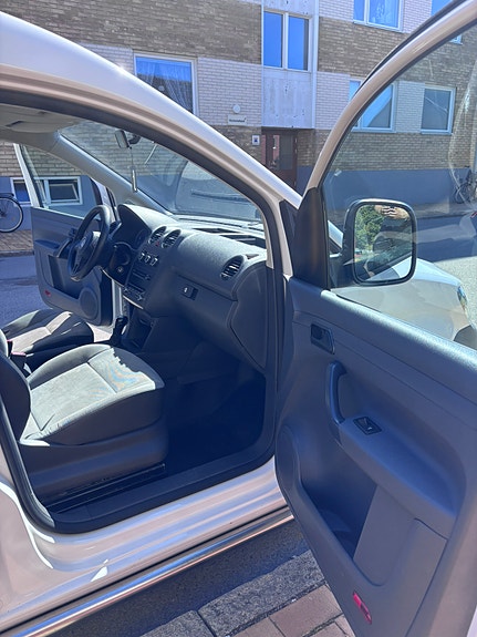 Volkswagen Caddy Maxi 12 of 15