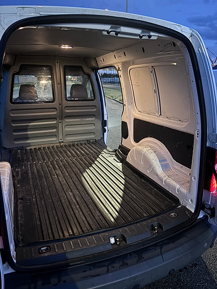 Volkswagen Caddy Maxi 8 of 15