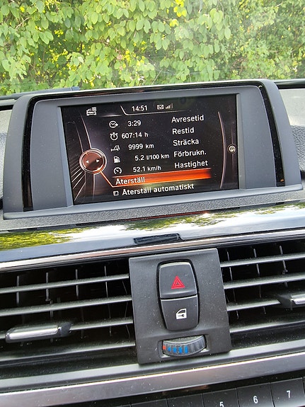 BMW 318d 8 of 10