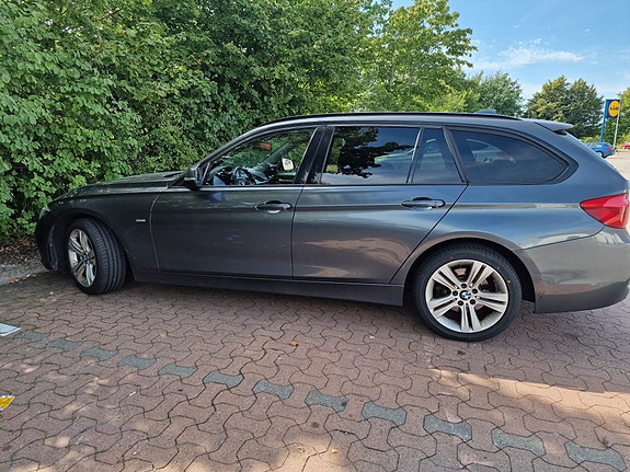 BMW 318d 2 of 10