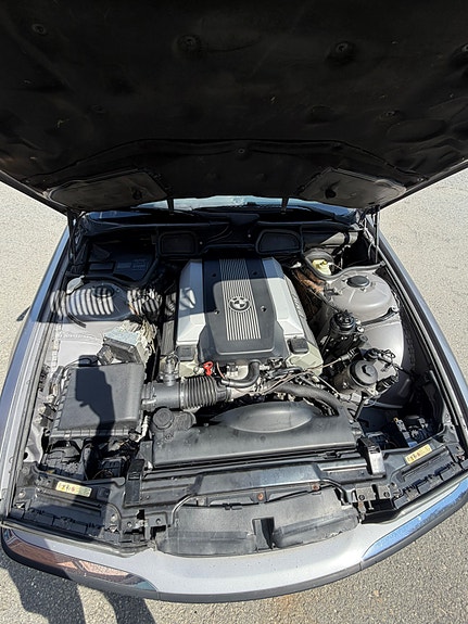 BMW 740i 6 of 7
