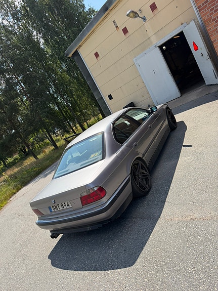 BMW 740i 2 of 7