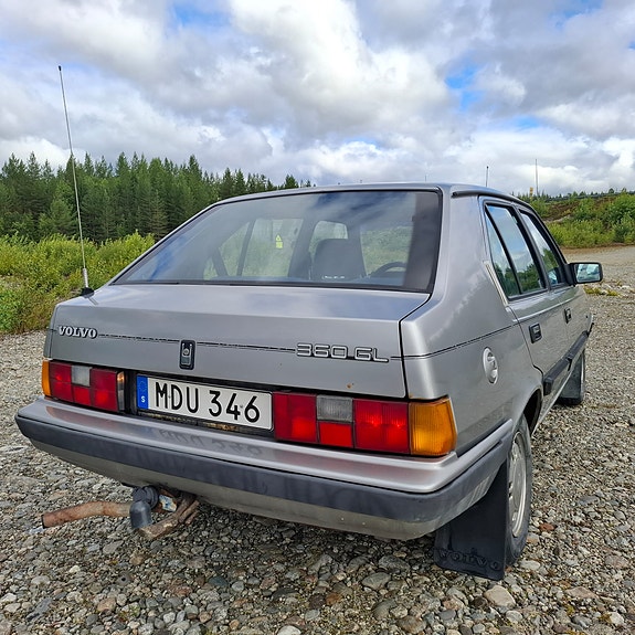 Volvo 360 2 of 5