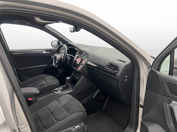 Volkswagen Tiguan 12 of 28