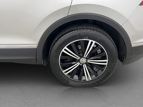 Volkswagen Tiguan 26 of 28