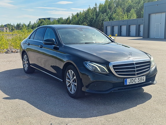 Mercedes-Benz E220 d 3 of 12
