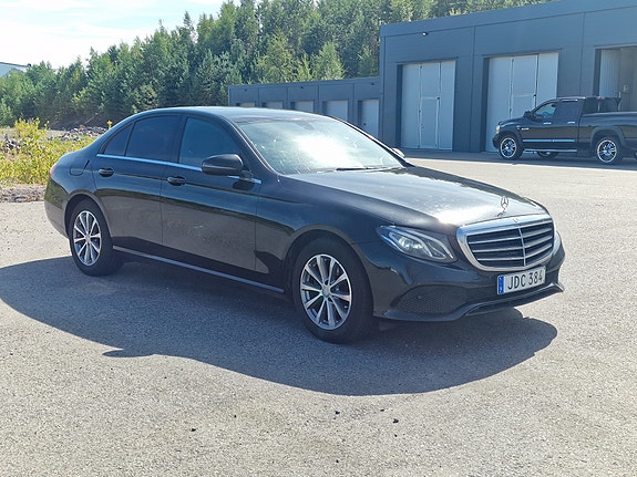 Mercedes-Benz E220 d 8 of 12