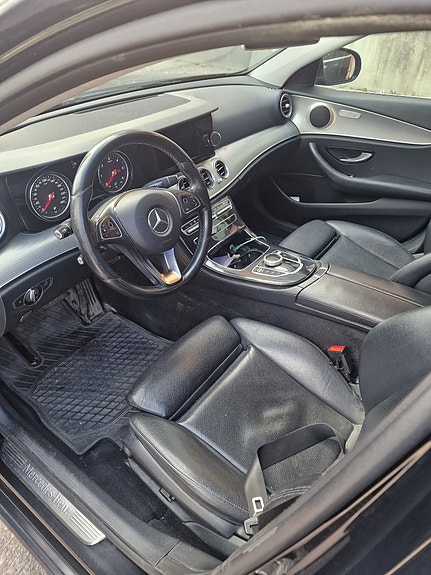 Mercedes-Benz E220 d 7 of 12