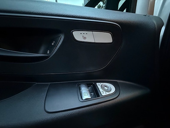 Mercedes-Benz Vito 111 14 of 17