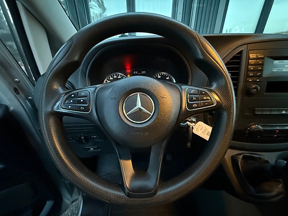 Mercedes-Benz Vito 111 12 of 17