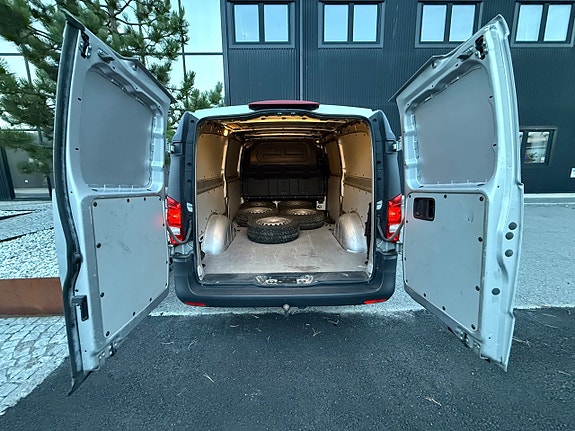 Mercedes-Benz Vito 111 8 of 17