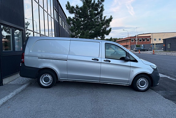 Mercedes-Benz Vito 111 2 of 17