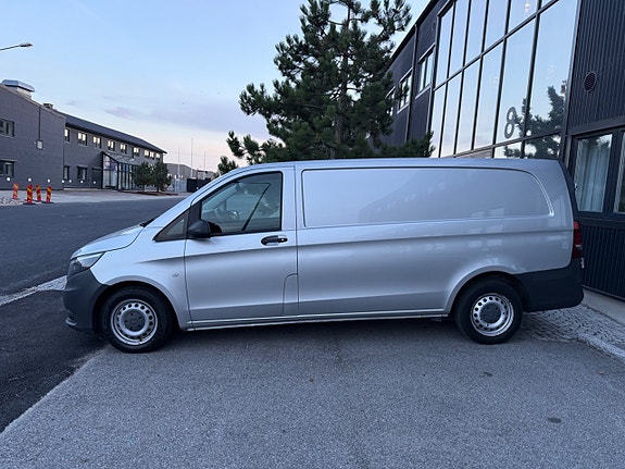 Mercedes-Benz Vito 111 4 of 17