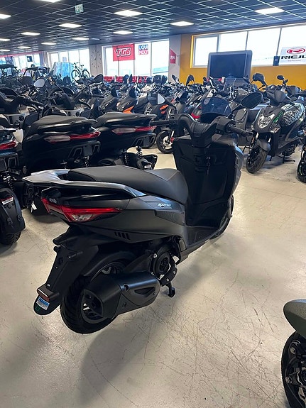 Aprilia SXR 50 3 of 6