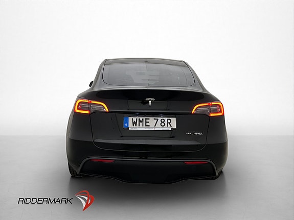 Tesla Model Y 8 of 30
