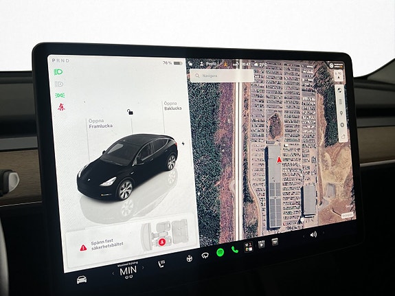 Tesla Model Y 24 of 30