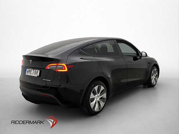 Tesla Model Y 9 of 30