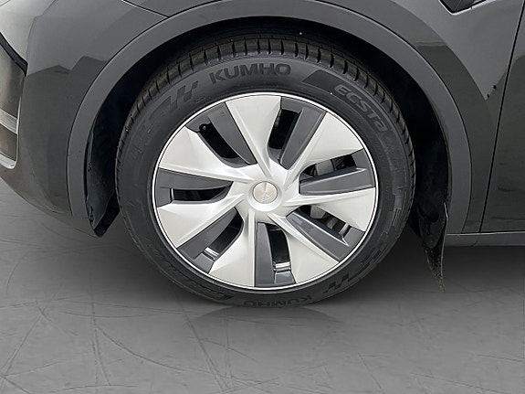 Tesla Model Y 30 of 30