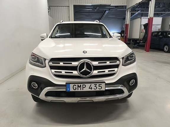 Mercedes-Benz X250 d 2 of 9
