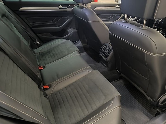 Volkswagen Passat 9 of 10