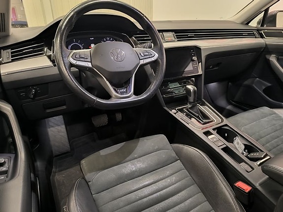 Volkswagen Passat 7 of 10