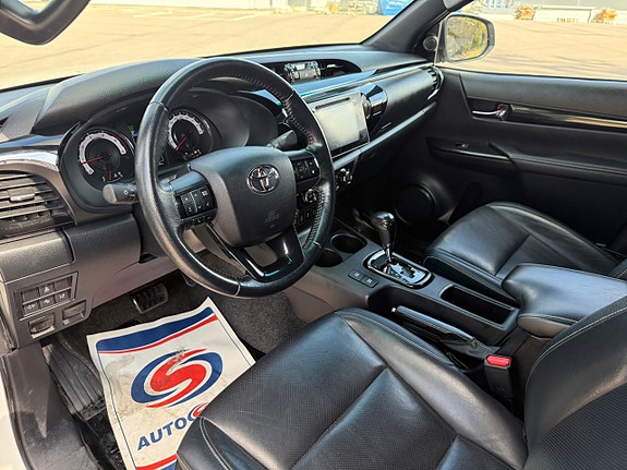 Toyota HiLux 16 of 16