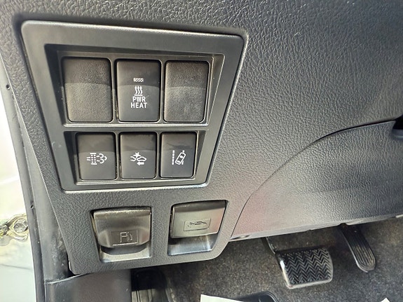 Toyota HiLux 14 of 16