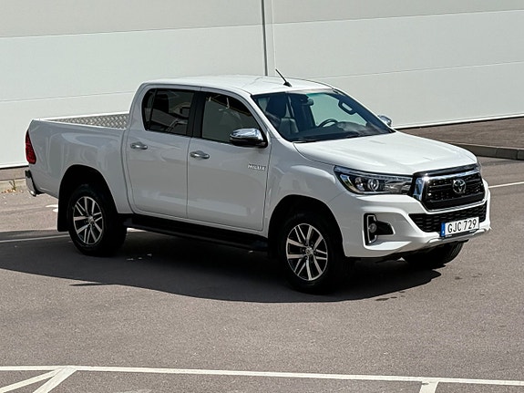 Toyota HiLux 3 of 16