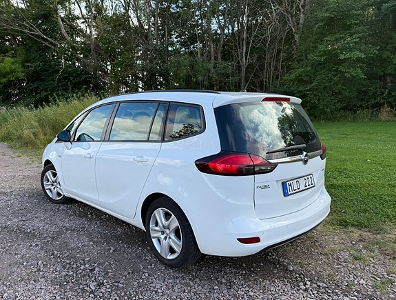 Opel Zafira Tourer 2 of 7