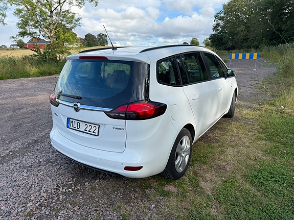 Opel Zafira Tourer 4 of 7