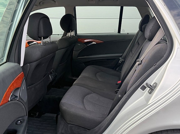 Mercedes-Benz E200 6 of 18