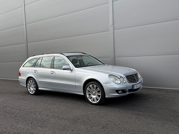 Mercedes-Benz E200 2 of 18