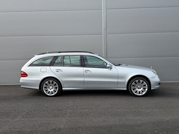 Mercedes-Benz E200 12 of 18