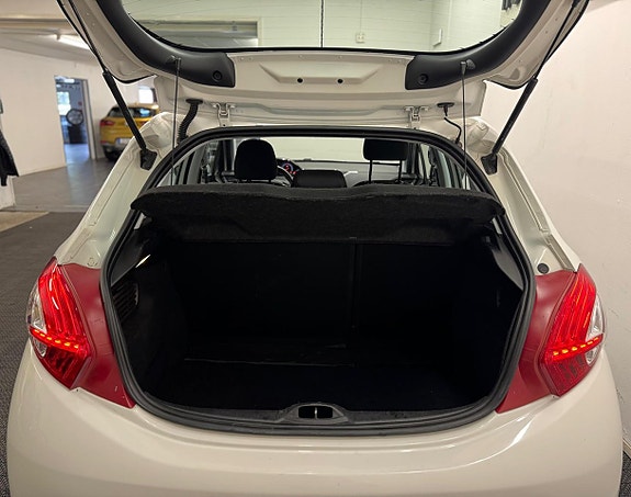Peugeot 208 18 of 20